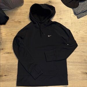 Nike black therma fit hooded sweatshirt